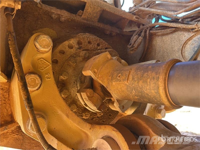 CAT 740 Zglobni damperi