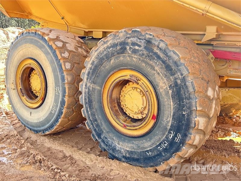 CAT 740 Zglobni damperi