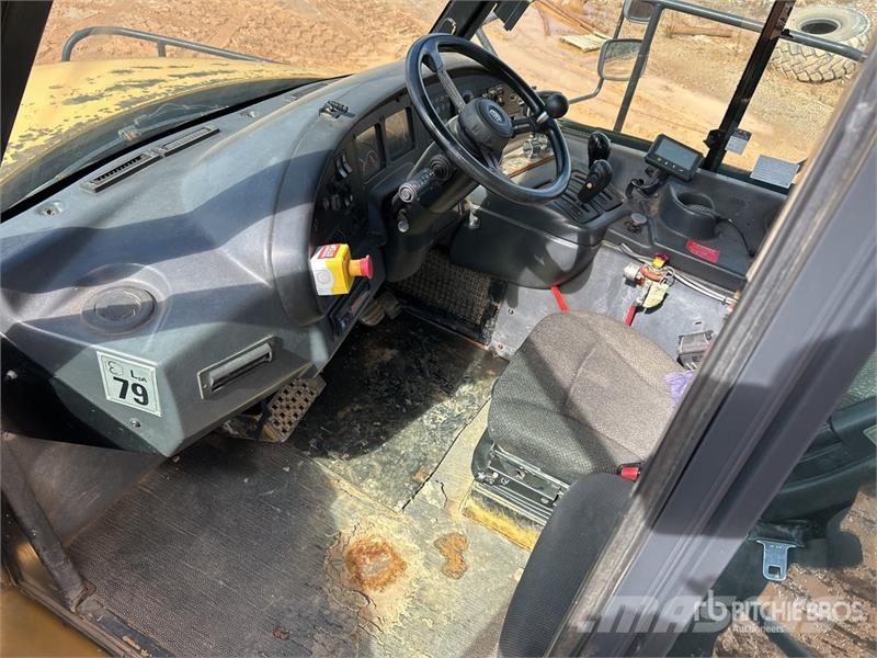 CAT 740 Zglobni damperi