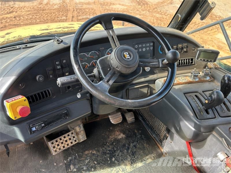 CAT 740 Zglobni damperi