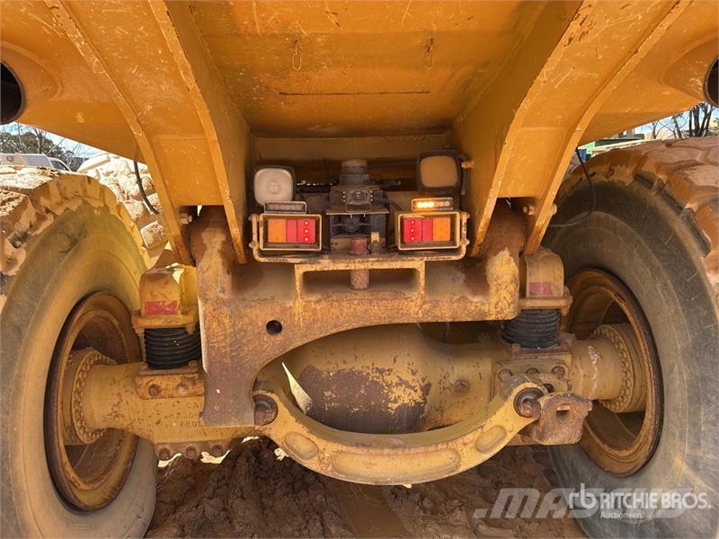 CAT 740 Zglobni damperi