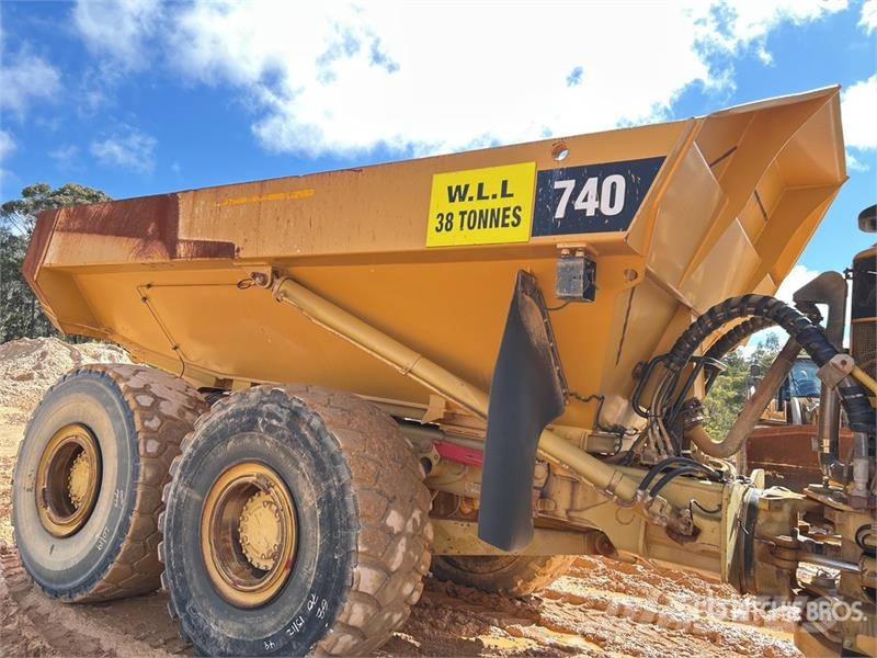CAT 740 Zglobni damperi