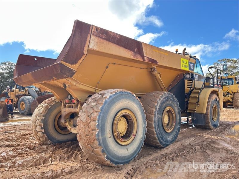 CAT 740 Zglobni damperi