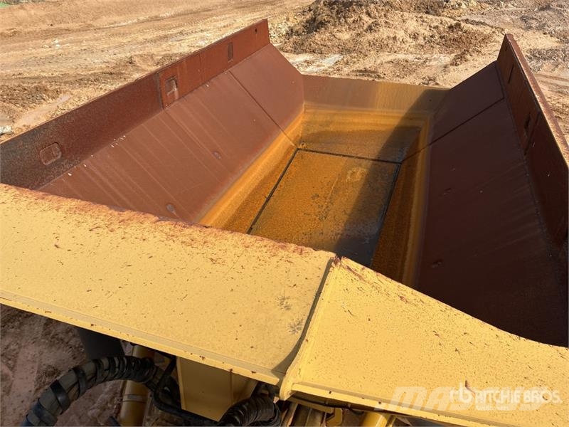 CAT 740 Zglobni damperi