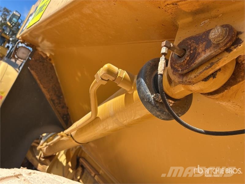 CAT 740 Zglobni damperi