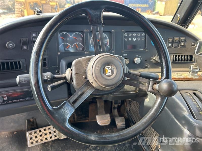 CAT 740 Zglobni damperi