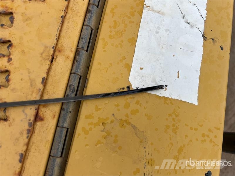 CAT 740B ساحبات مفصلية