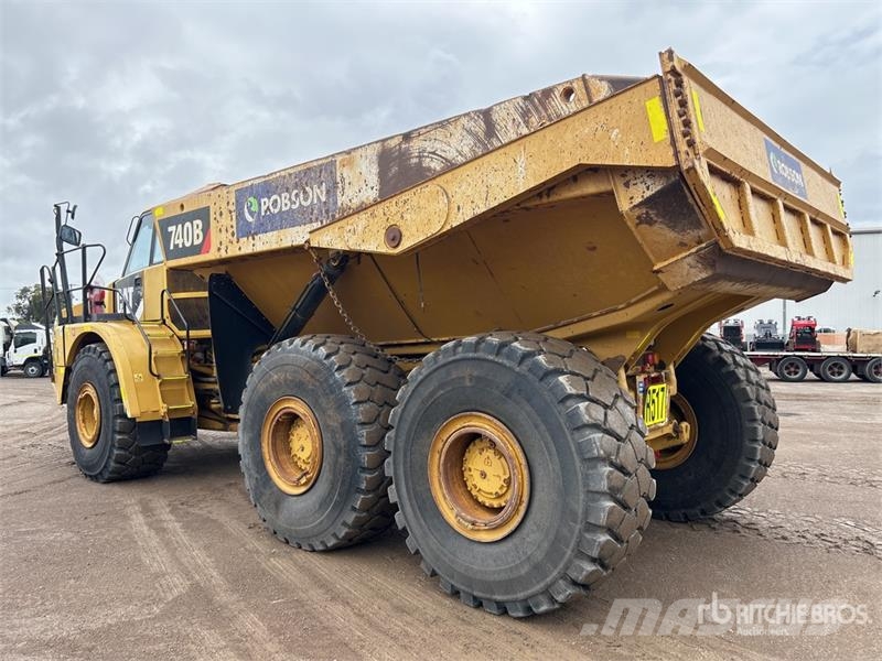 CAT 740B ساحبات مفصلية