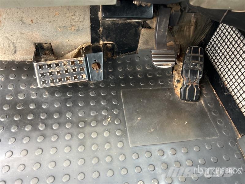 CAT 740B ساحبات مفصلية