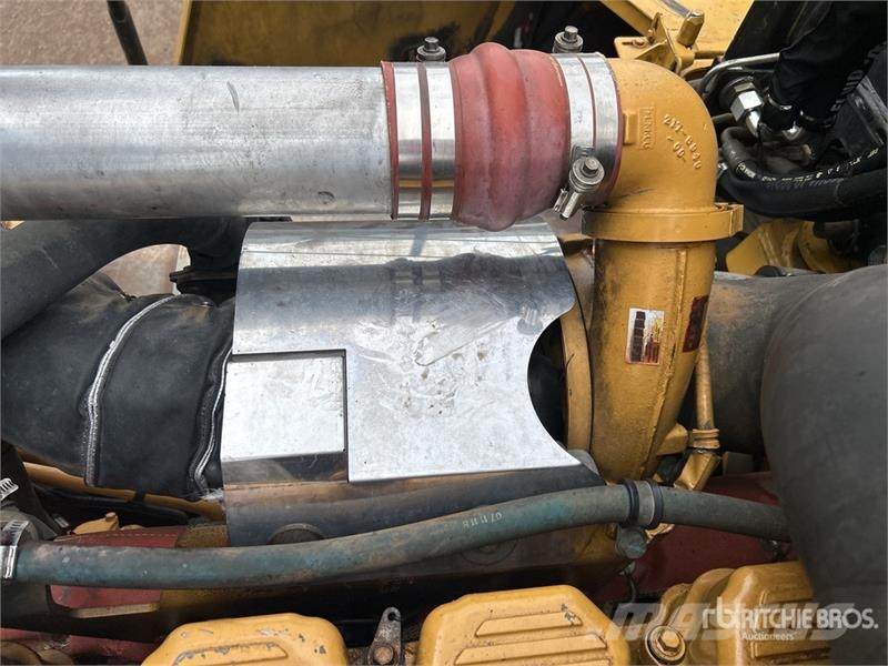 CAT 740B ساحبات مفصلية