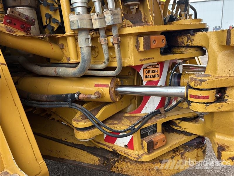 CAT 740B ساحبات مفصلية