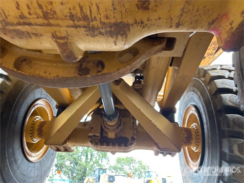 CAT 740B ساحبات مفصلية