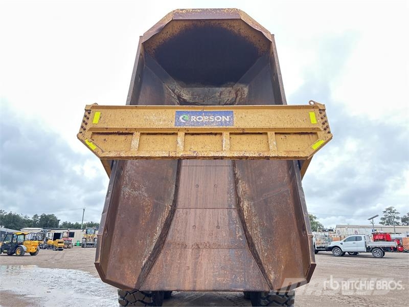 CAT 740B ساحبات مفصلية