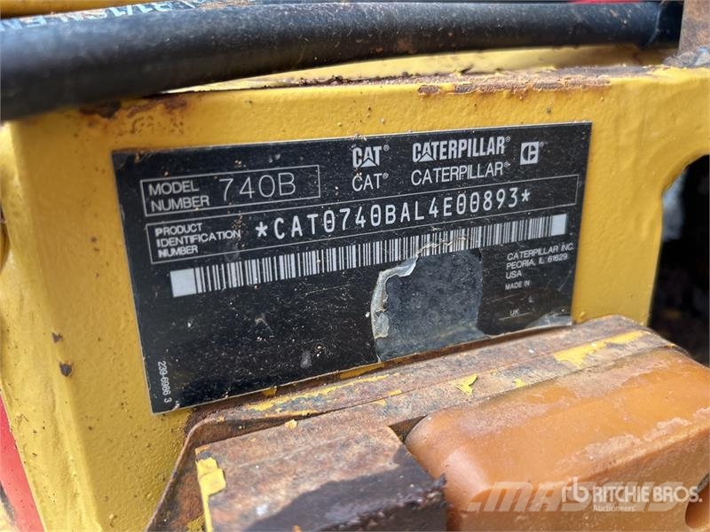 CAT 740B ساحبات مفصلية