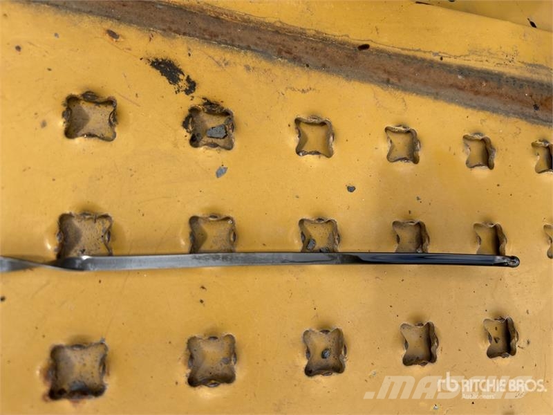 CAT 740GC 30000 L Water Wagon Cisterny na vodu