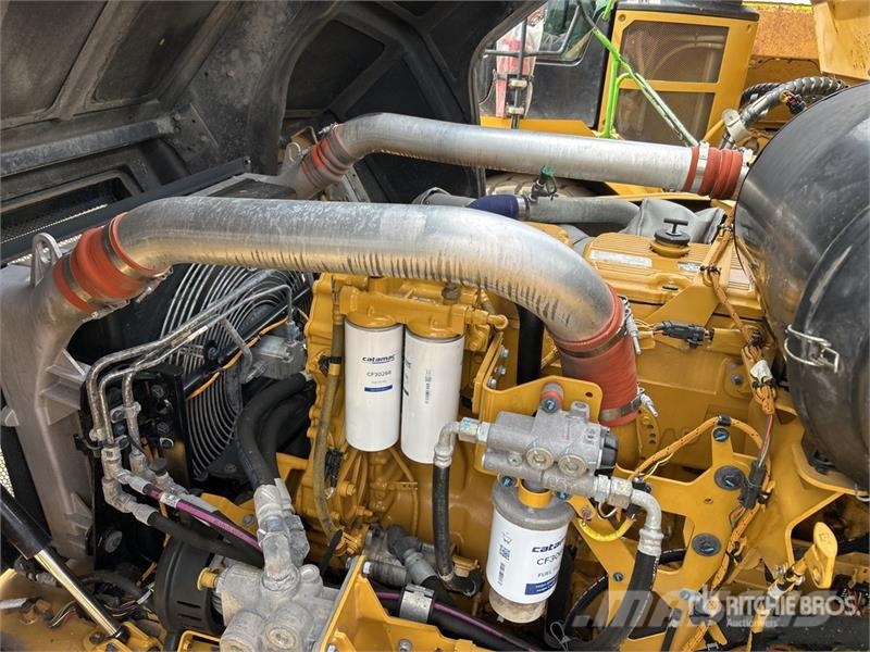 CAT 740GC 30000 L Water Wagon Cisterny na vodu