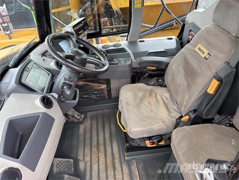 CAT 740GC 30000 L Water Wagon Vesisäiliöautot