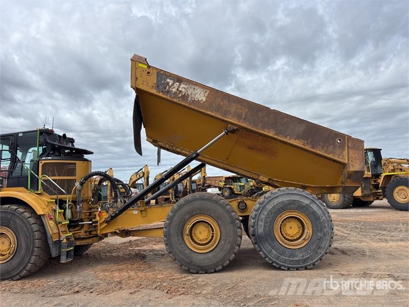 CAT 745 Articulated Dump Truck Csuklósdömperek