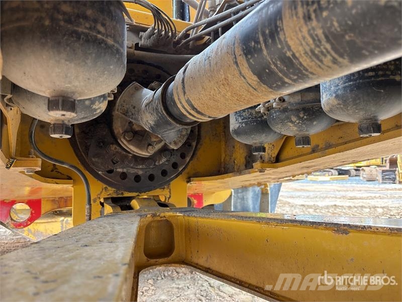 CAT 745 Articulated Dump Truck Csuklósdömperek