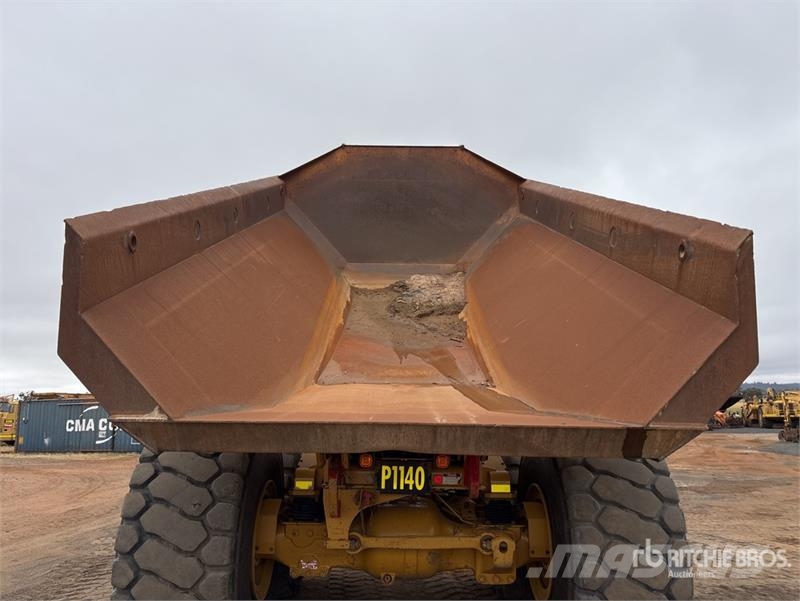 CAT 745 Articulated Dump Truck Liigendraamiga pinnaseveokid