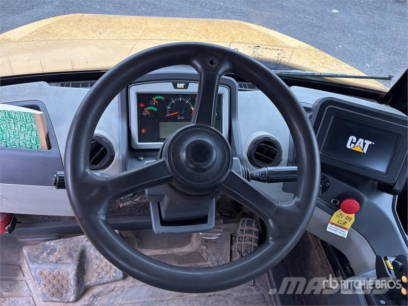 CAT 745 Articulated Dump Truck Liigendraamiga pinnaseveokid