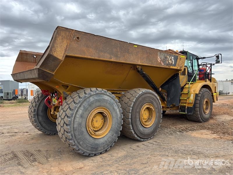 CAT 745 Articulated Dump Truck Csuklósdömperek