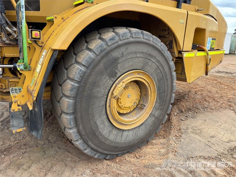 CAT 745 Articulated Dump Truck Csuklósdömperek