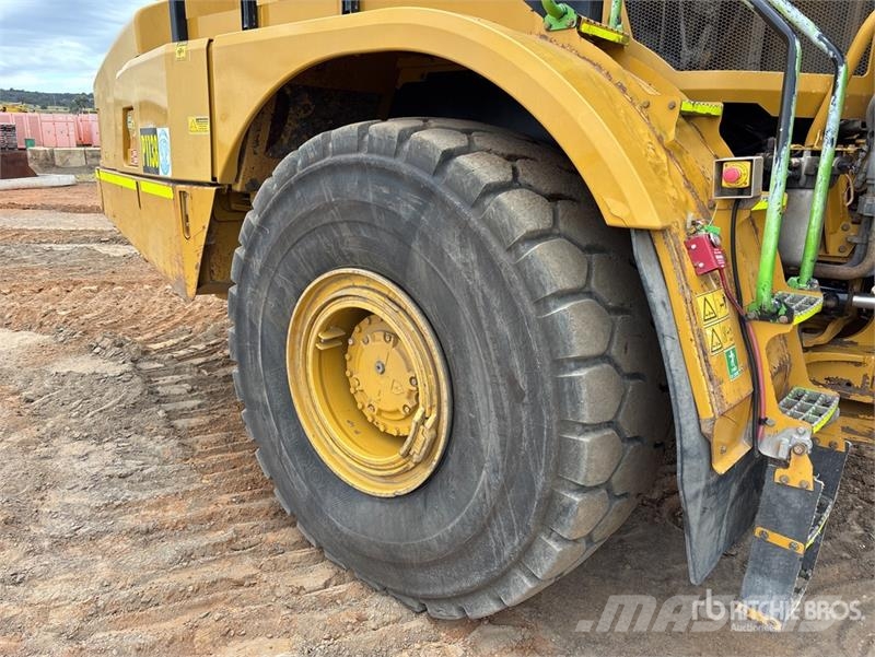 CAT 745 Articulated Dump Truck Csuklósdömperek