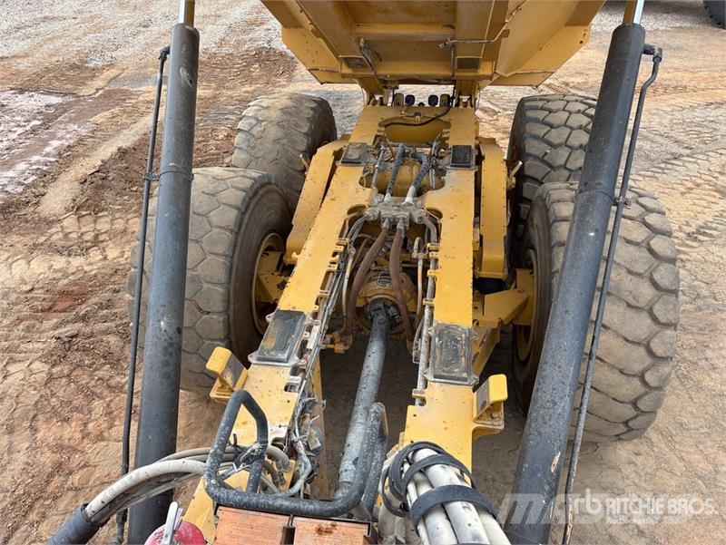 CAT 745 Articulated Dump Truck Kĺbové nákladné autá