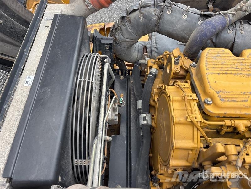 CAT 745 Articulated Dump Truck Liigendraamiga pinnaseveokid