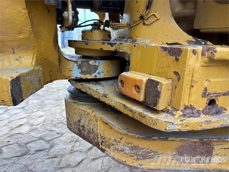 CAT 745 Articulated Dump Truck Liigendraamiga pinnaseveokid