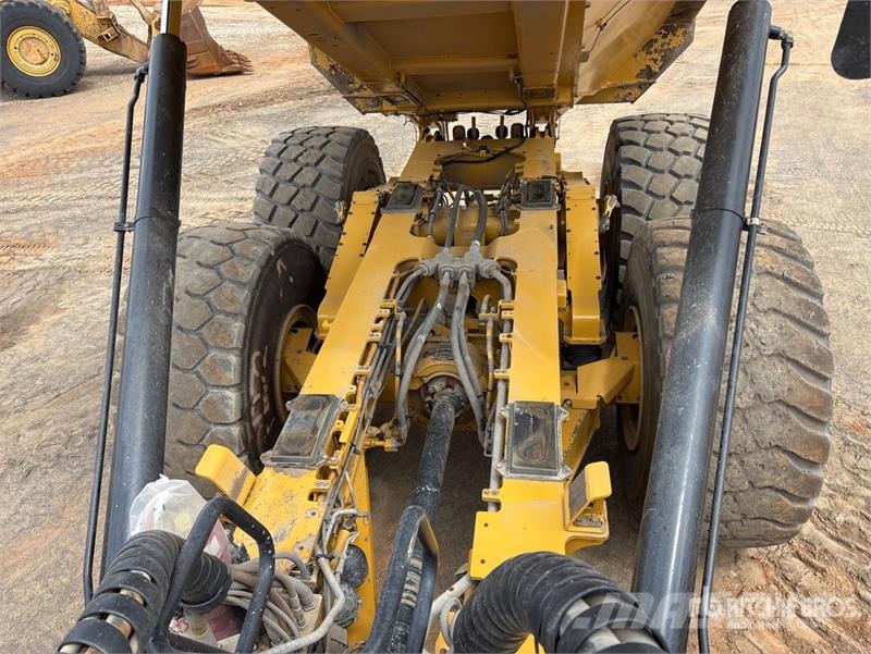 CAT 745 Articulated Dump Truck Csuklósdömperek