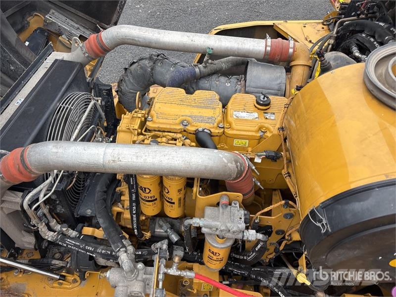 CAT 745 Articulated Dump Truck Liigendraamiga pinnaseveokid