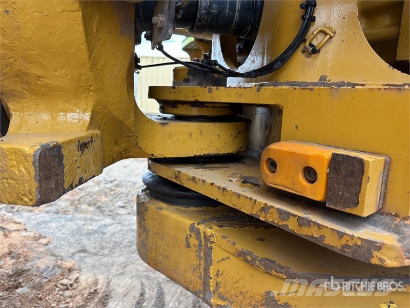 CAT 745 Articulated Dump Truck Csuklósdömperek