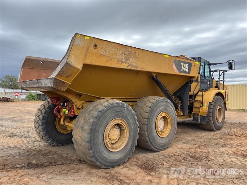 CAT 745 Articulated Dump Truck Kĺbové nákladné autá