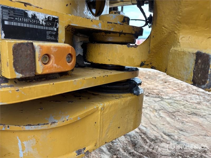 CAT 745 Articulated Dump Truck Kĺbové nákladné autá