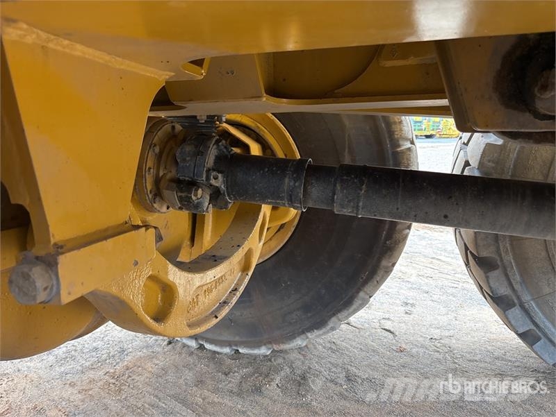 CAT 745 Articulated Dump Truck Csuklósdömperek