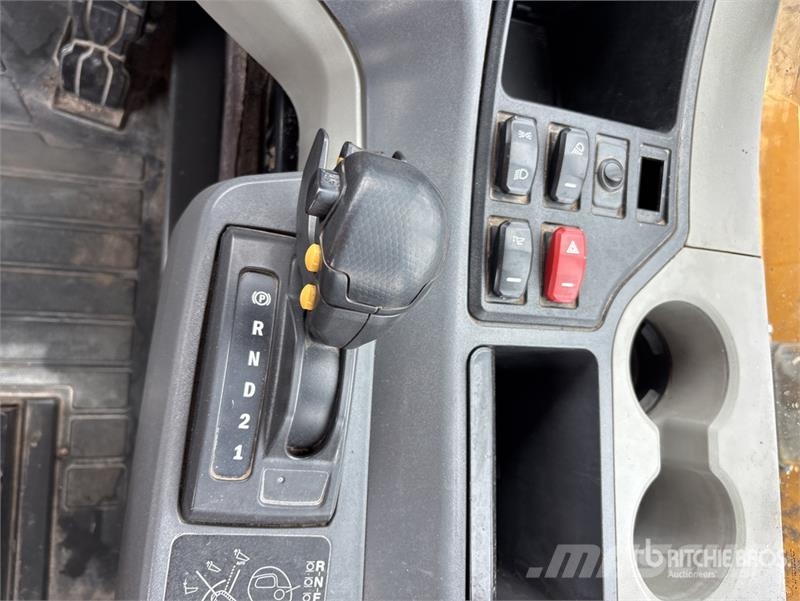 CAT 745 Articulated Dump Truck Kĺbové nákladné autá