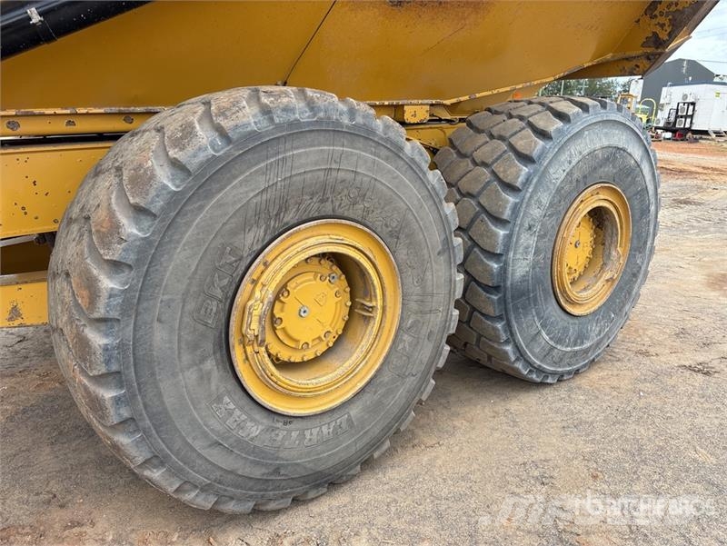 CAT 745 Articulated Dump Truck Csuklósdömperek