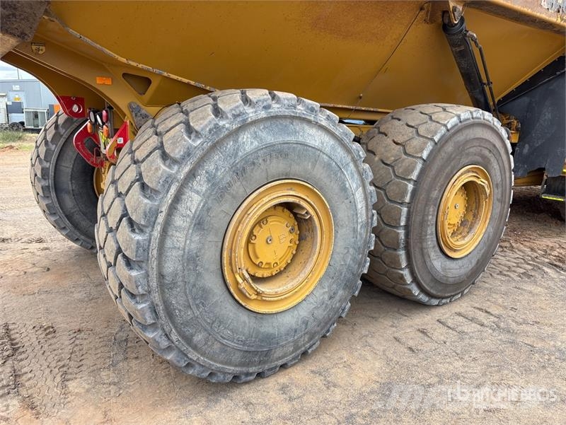 CAT 745 Articulated Dump Truck Csuklósdömperek