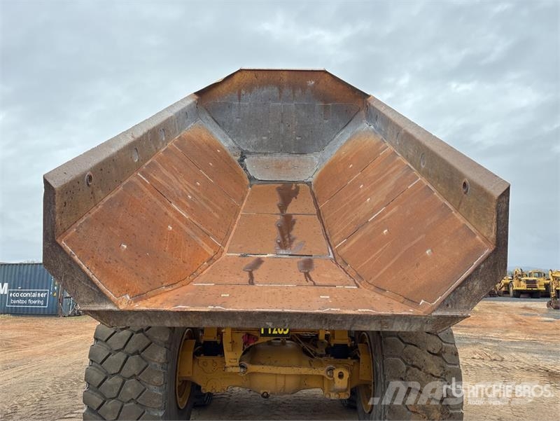 CAT 745 Articulated Dump Truck Liigendraamiga pinnaseveokid