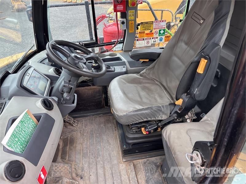 CAT 745 Articulated Dump Truck Liigendraamiga pinnaseveokid