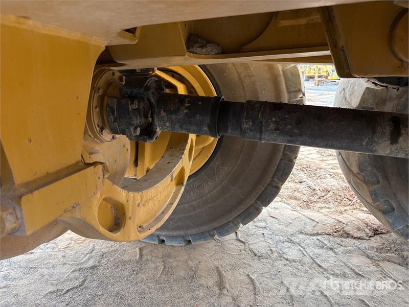 CAT 745 Articulated Dump Truck Kĺbové nákladné autá