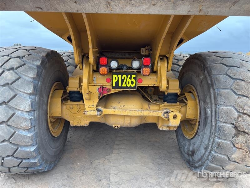 CAT 745 Articulated Dump Truck Liigendraamiga pinnaseveokid