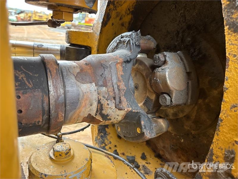 CAT 745 Articulated Dump Truck Kĺbové nákladné autá