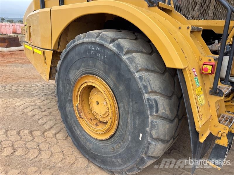 CAT 745 Articulated Dump Truck Liigendraamiga pinnaseveokid