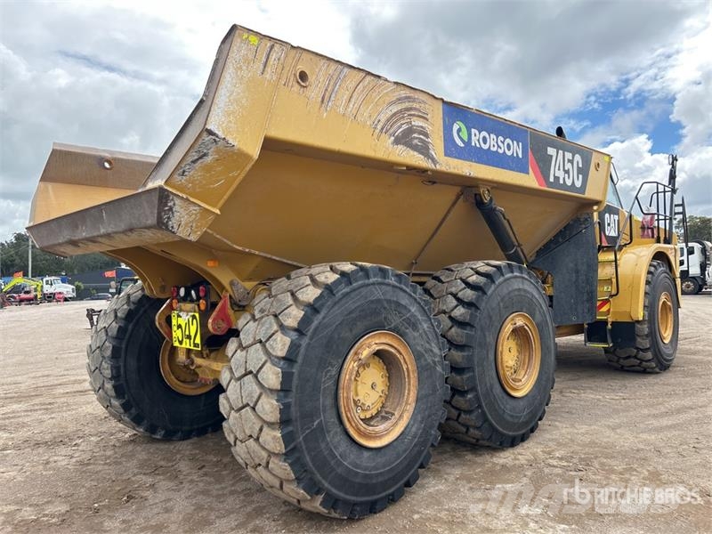 CAT 745C ساحبات مفصلية
