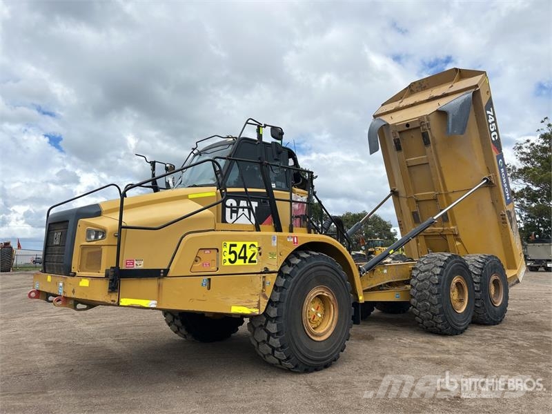 CAT 745C ساحبات مفصلية