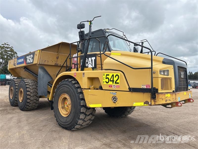 CAT 745C ساحبات مفصلية