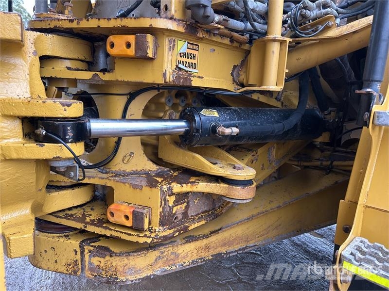 CAT 745C Zglobni demperji
